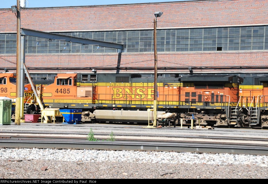 BNSF 4485